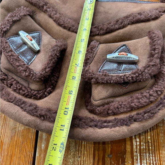 Marc by Marc Jacobs shearling bag. - Picture 4 of 13